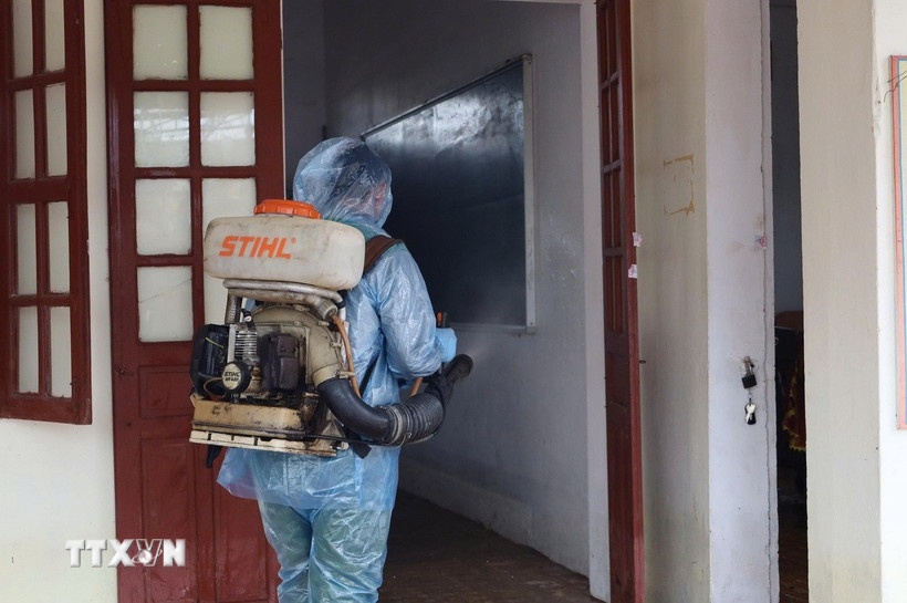 Ha Noi: Phong chong dich benh do ngap ung tai mot so xa hinh anh