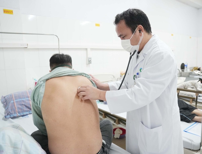 Chu quan voi benh, thanh nien 28 tuoi ganh hau qua nghiem trong hinh anh