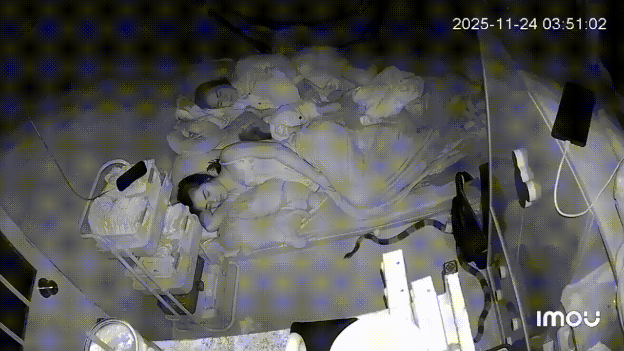 Ran cap nong bo vao phong ngu, hanh dong cua nguoi me duoc khen hinh anh