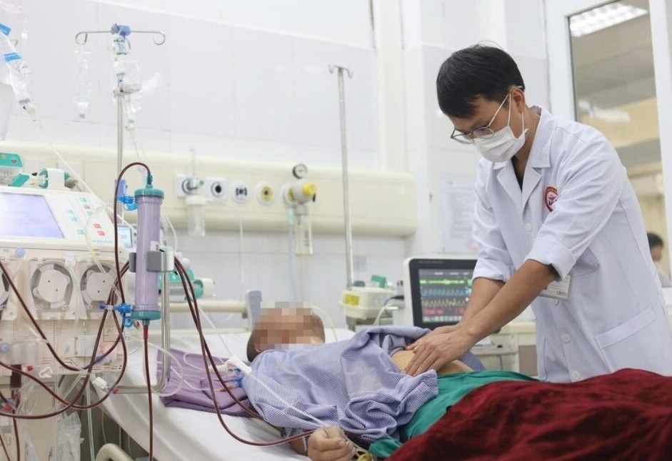 Nguoi dan ong ganh hau qua vi uong ruou moi ngay suot nhieu nam hinh anh