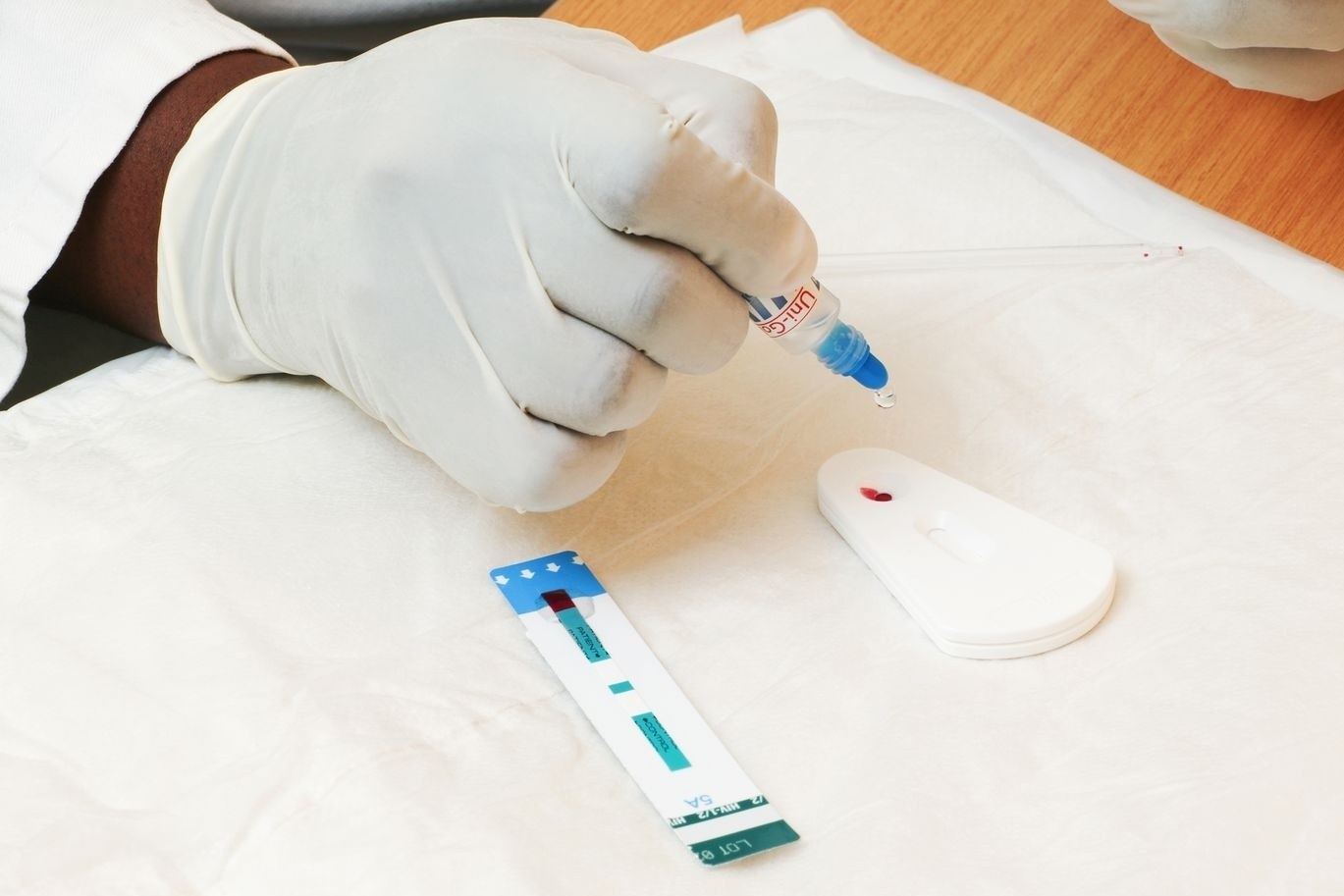 Duong lay truyen HIV moi phuc tap o Trung Quoc hinh anh