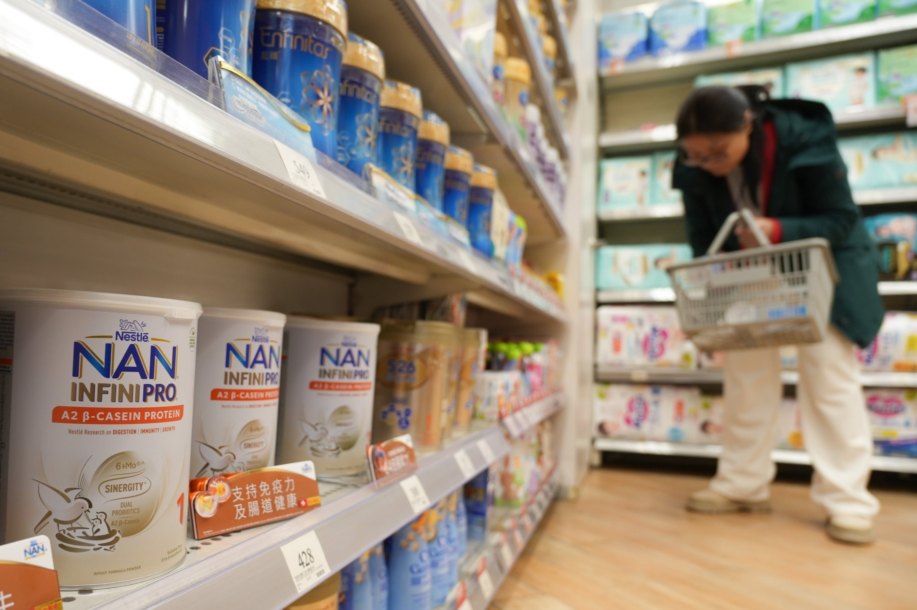 Toan canh vu thu hoi sua 'lon nhat lich su’ Nestle hinh anh