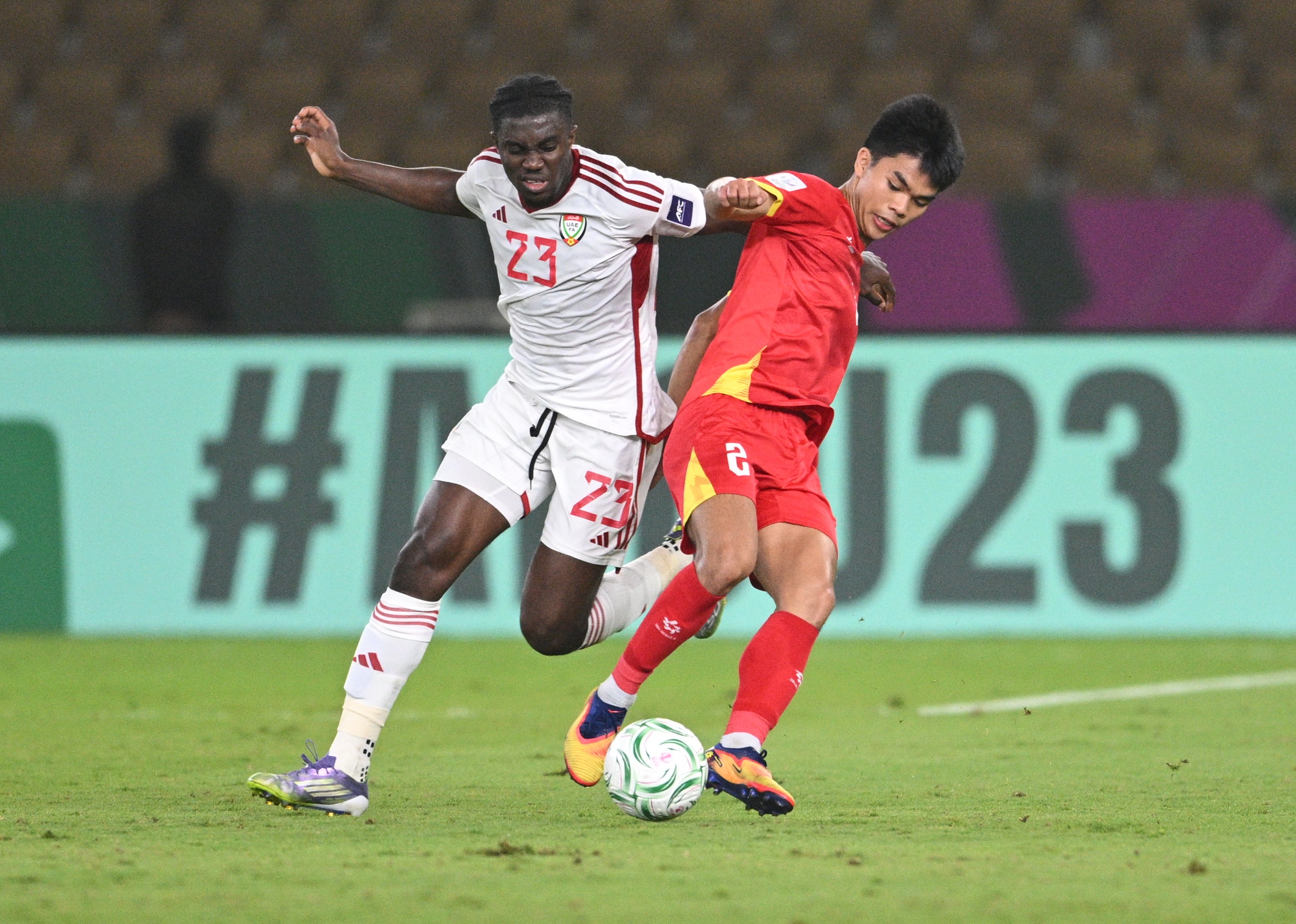 Le Phat vua thi dau, vua hoc dai hoc hinh anh