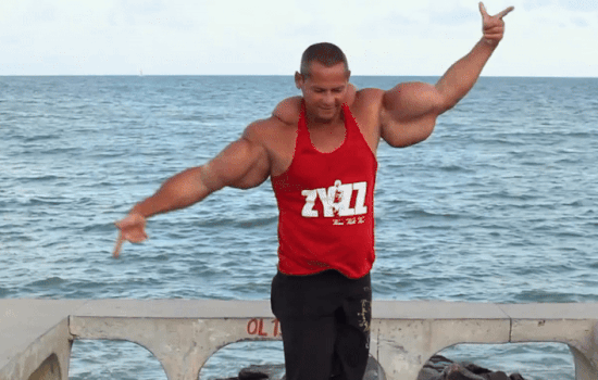 Bieu tuong co bap 'Popeye Brazil' qua doi do suy than hinh anh