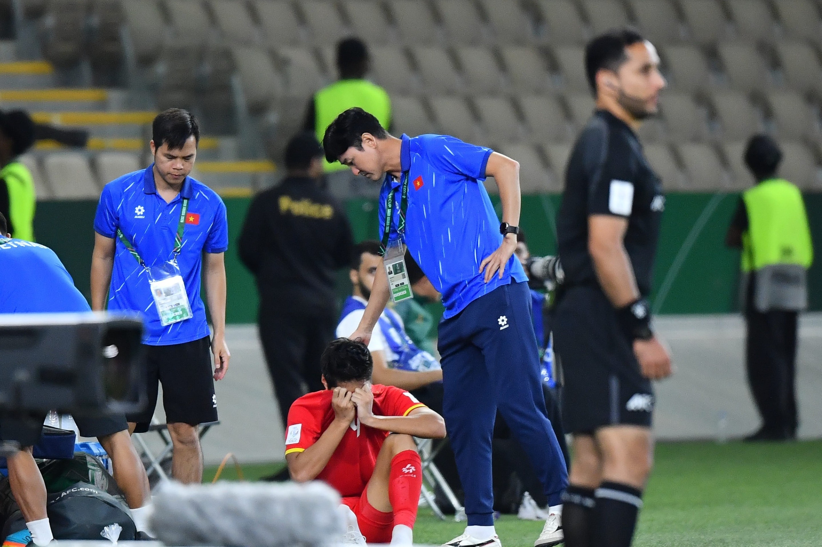 Cuu bac si tuyen Viet Nam noi ve chan thuong nang cua Hieu Minh hinh anh