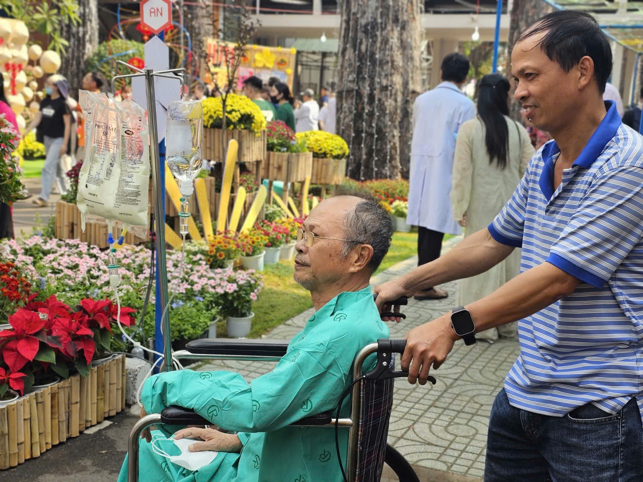 Benh vien Cho Ray rat khac ngay cuoi nam hinh anh