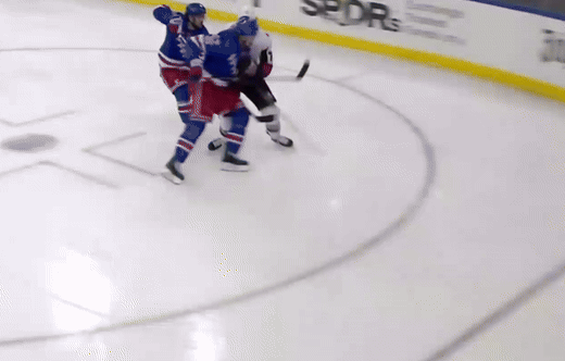 Vì sao khúc côn cầu trên băng nguy hiểm bậc nhất Thế vận hội Mùa đông