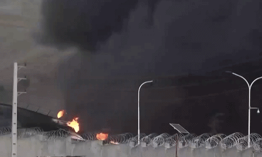 Dieu dien ro sap dien ra tren bau troi Tehran hinh anh