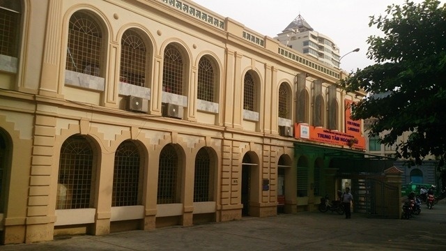 truong Dai hoc anh 9