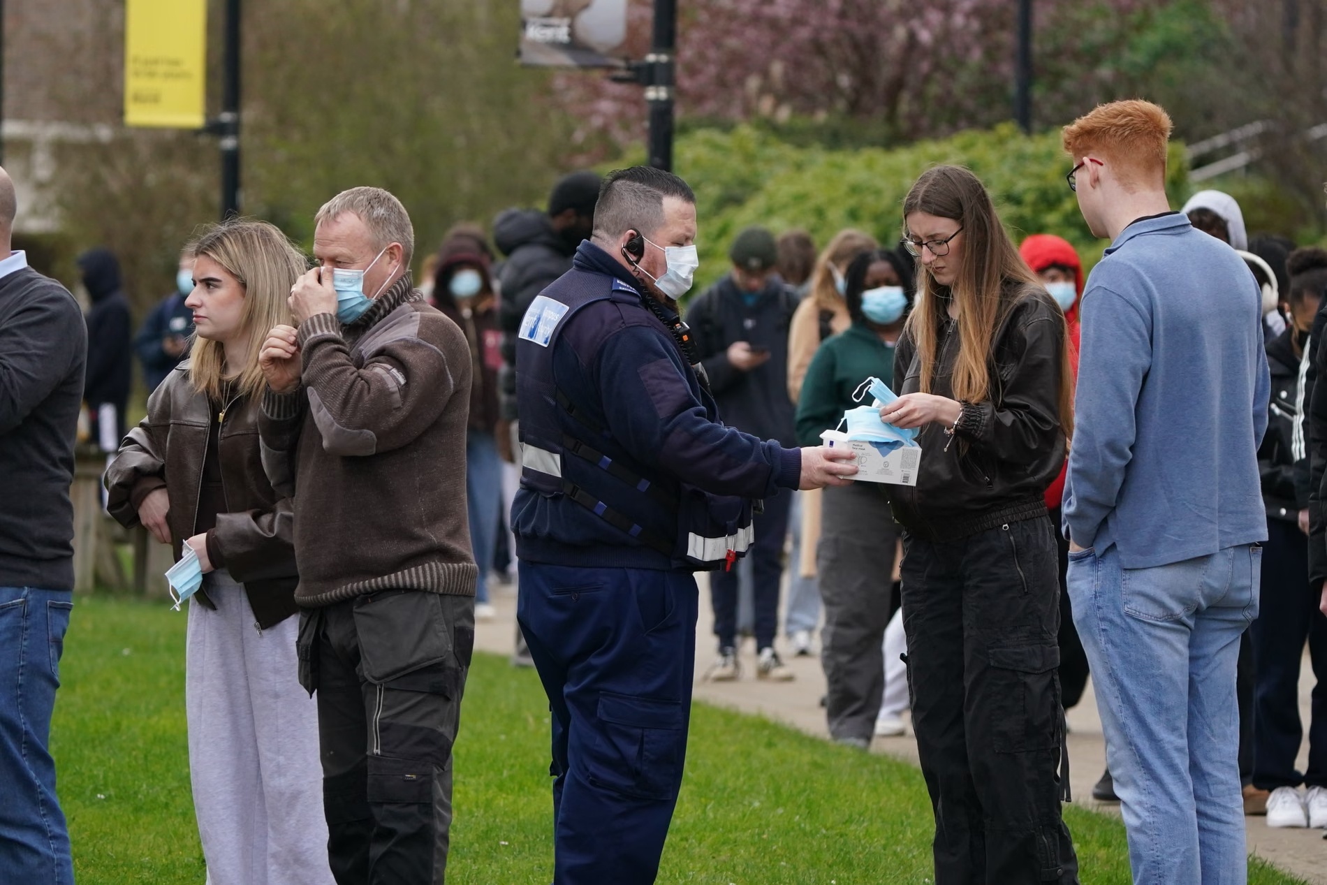 Can benh khet tieng gay nao dong truong dai hoc o Anh hinh anh