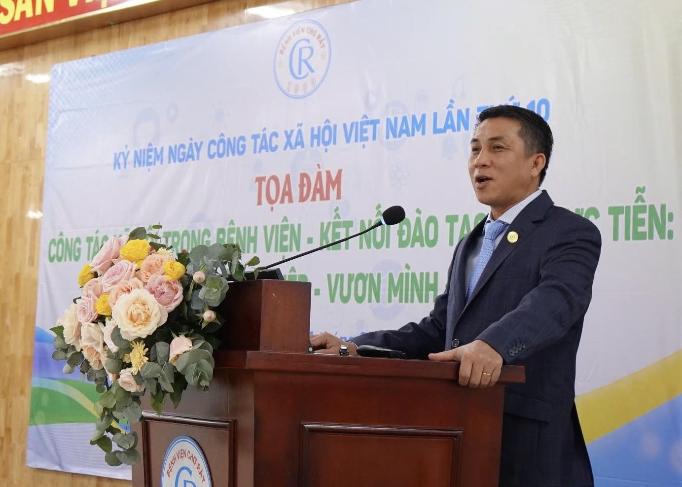 cong tac xa hoi anh 4