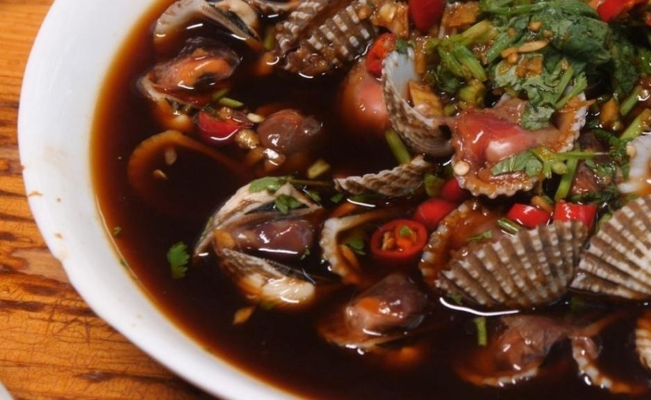 An so song, nguoi dan ong bi virus tan pha gan hinh anh