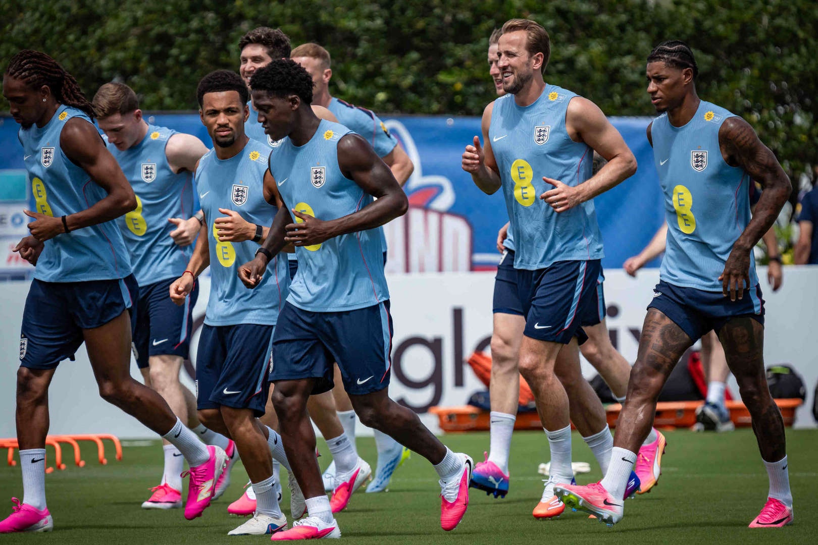 Tuyen Anh dang lam gi voi ky World Cup khac nghiet nhat? hinh anh