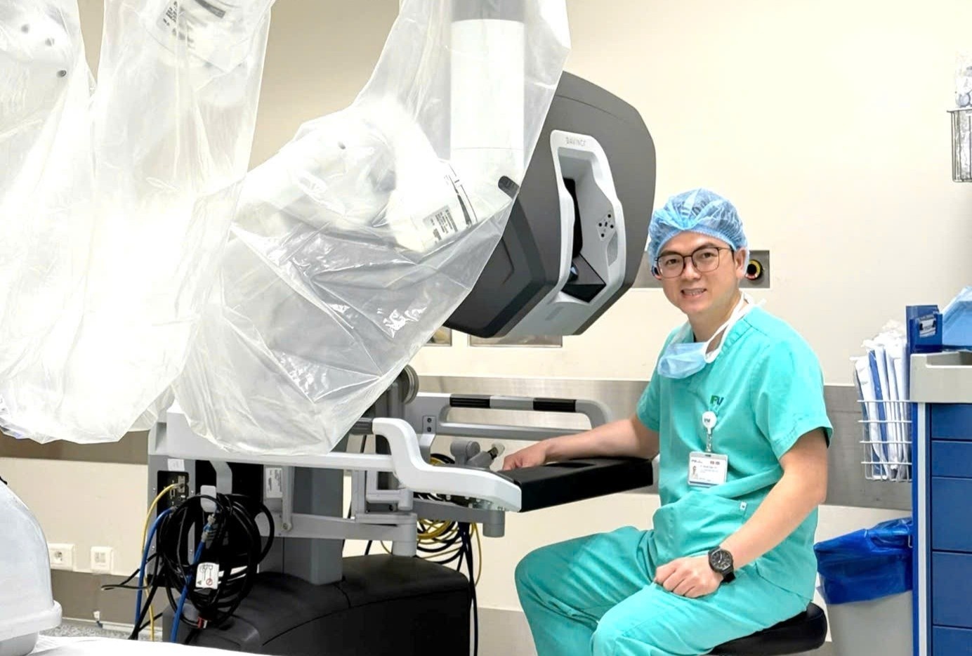 Robot la tieu chuan 'an ngon mac dep' trong phau thuat hien dai hinh anh