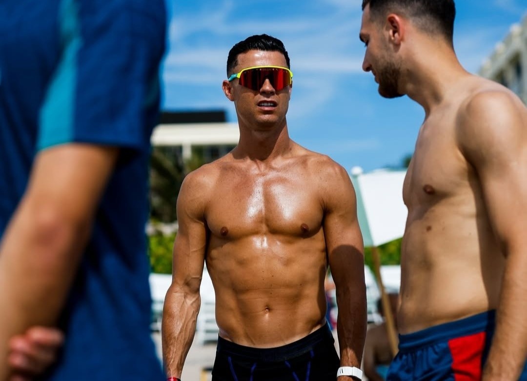 Co bap sieu thuc cua Ronaldo hinh anh