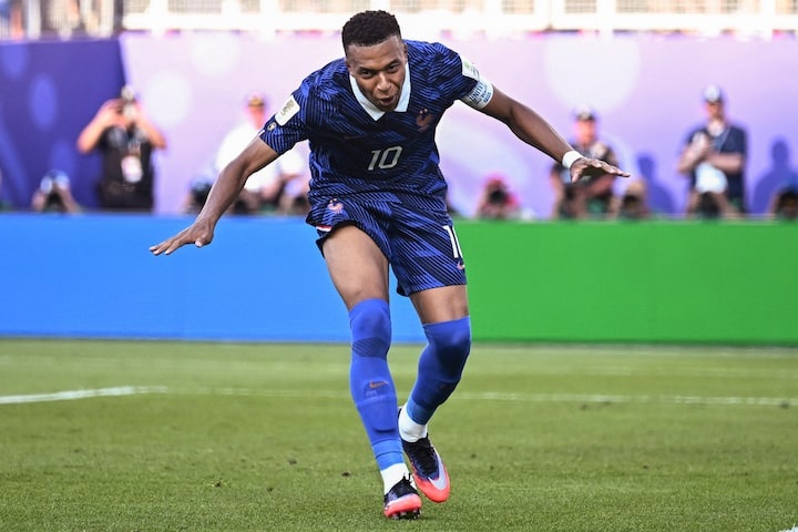 Dieu khien gioi khoa hoc the thao kinh ngac ve Mbappe hinh anh