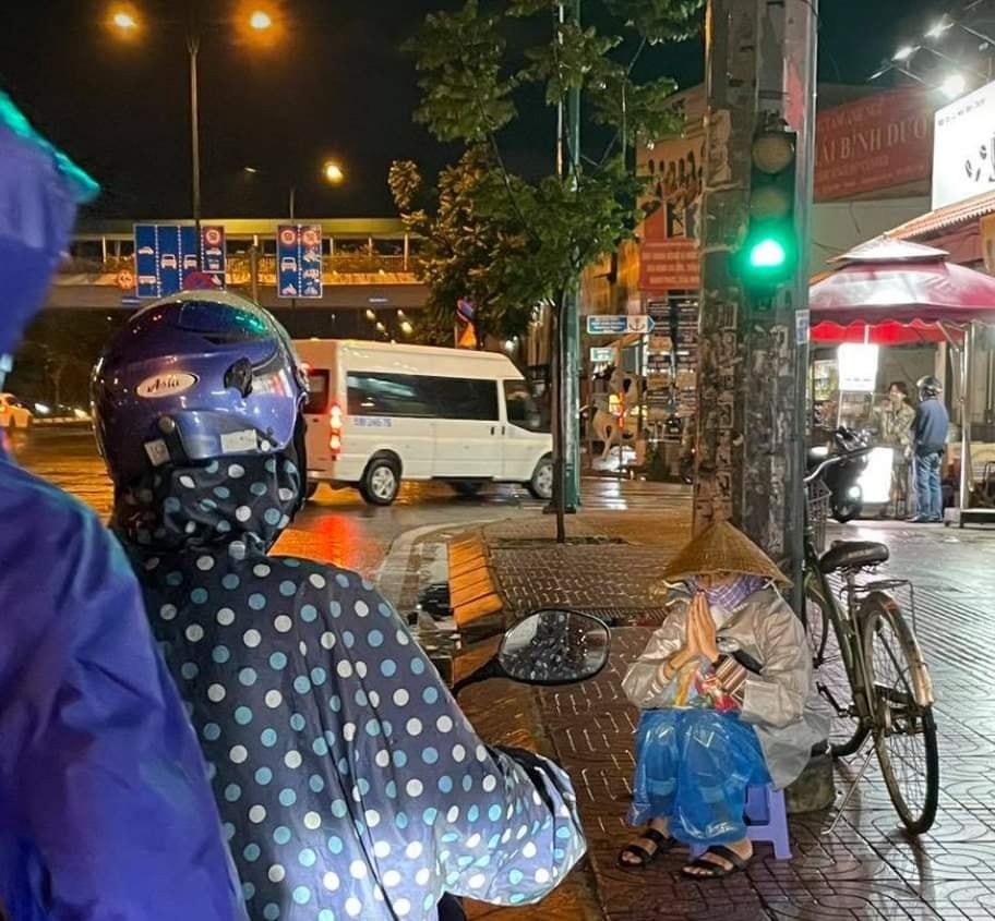 Sai Gon Cho Lac Xoong ho tro nguoi ngheo TP.HCM anh 1