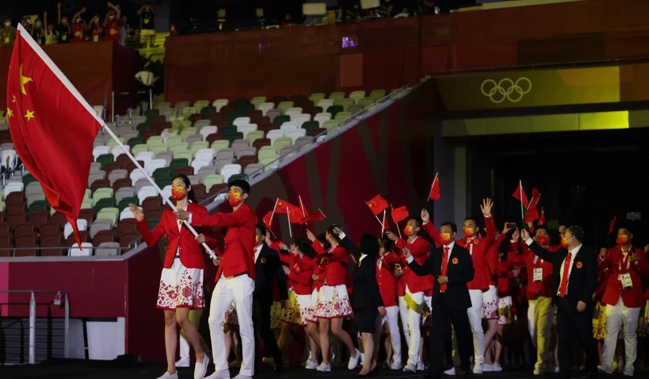 VDV bong chuyen kien binh luan ac y anh 2