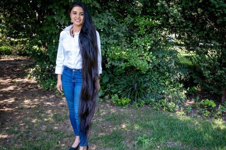 Nu VDV Pakistan cat mai toc nuoi trong 17 nam hinh anh