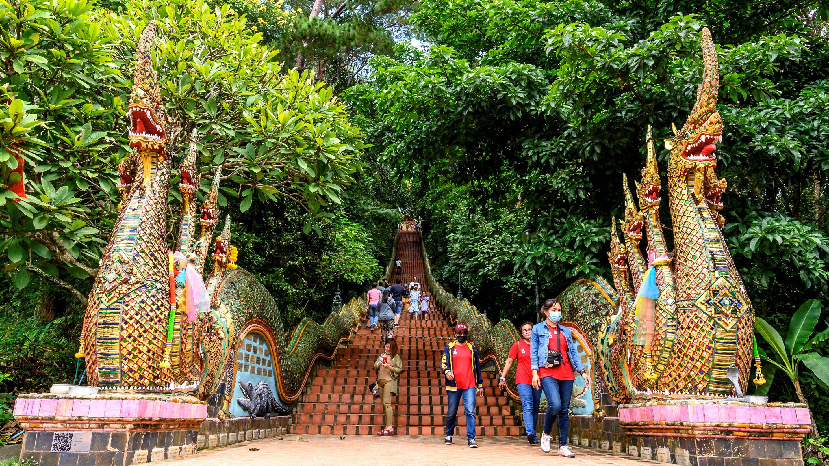 Chiang Mai khung hoang vi khong co khach quoc te anh 1