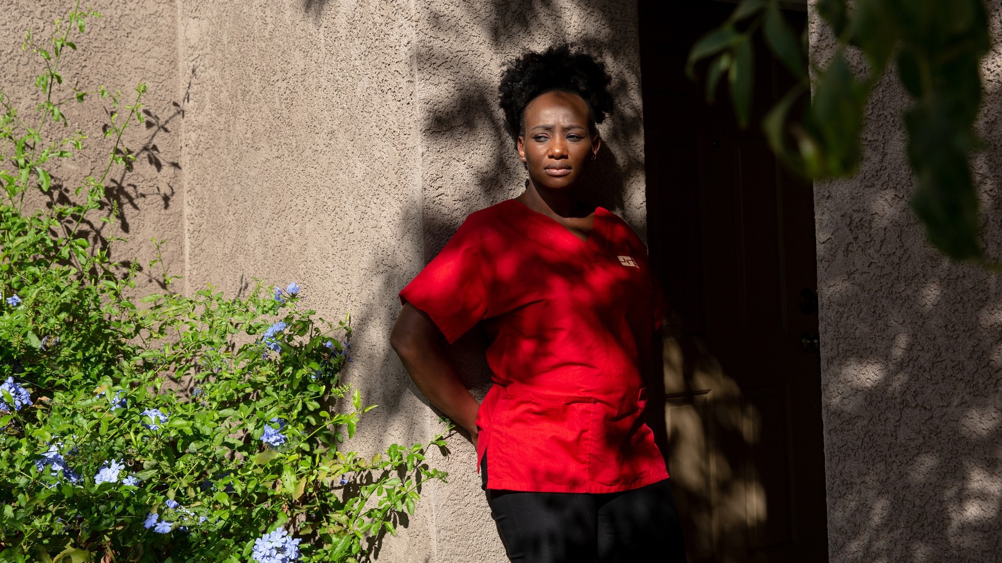 nhan vien y te tai My bi hanh hung anh 1