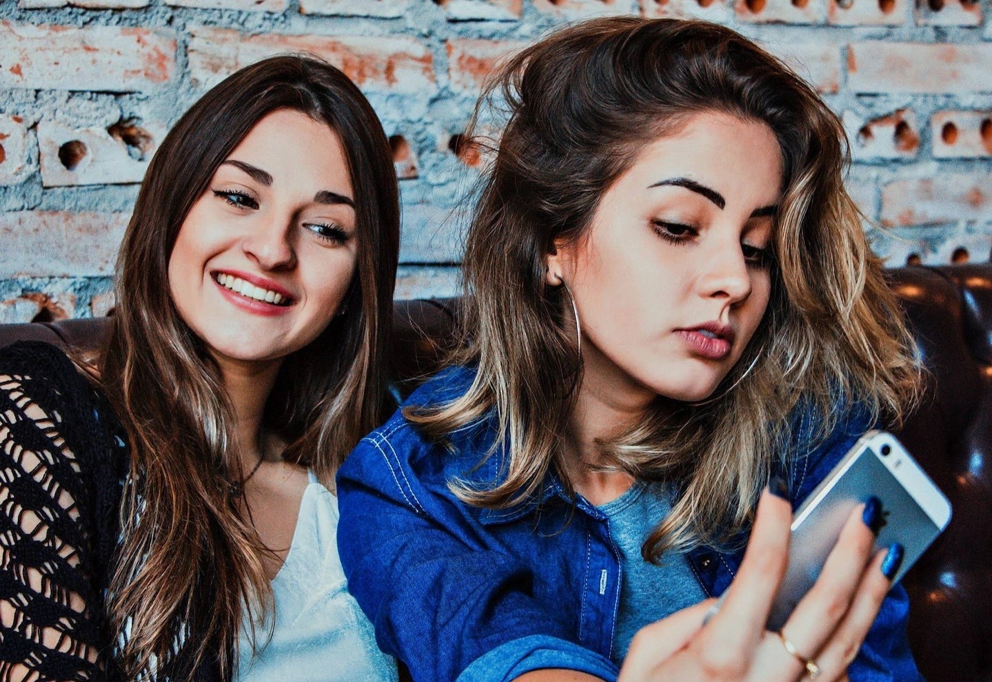 Khong nhan ra chinh minh vi dung app chinh anh hinh anh