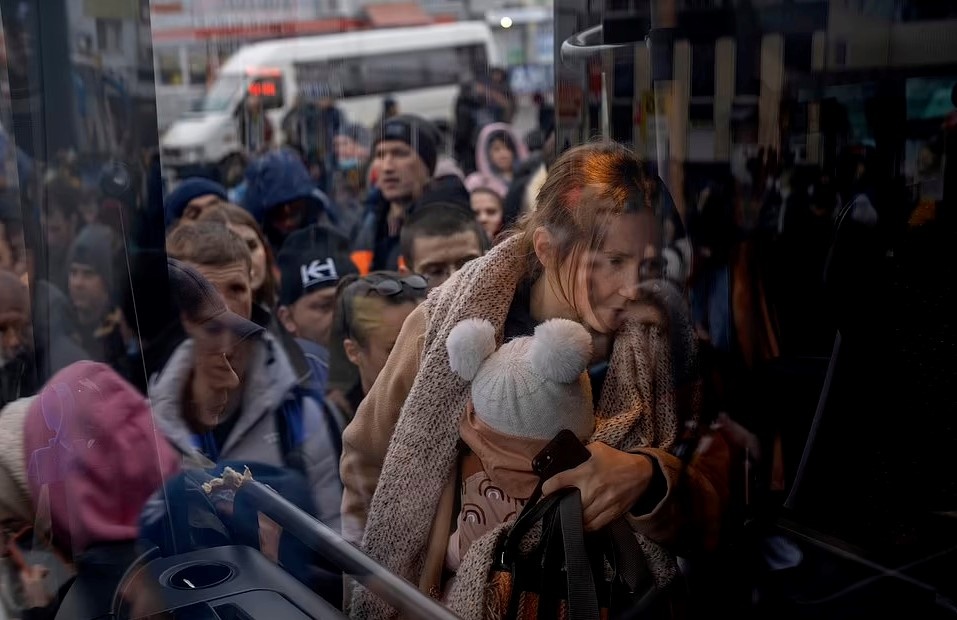 gia dinh Ukraine bi chia cat anh 3