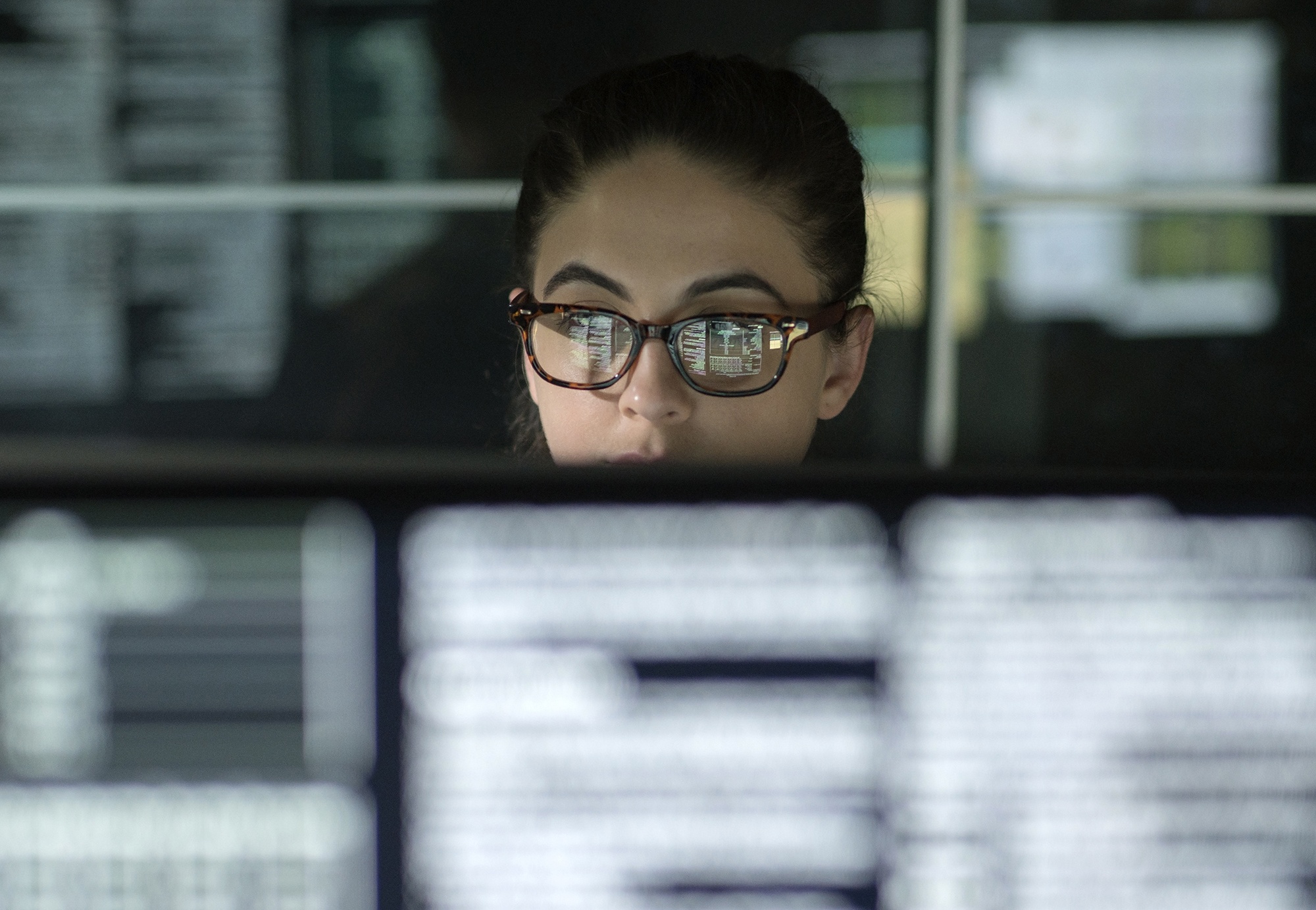 Phu nu doc than van gap bat loi trong su nghiep hinh anh