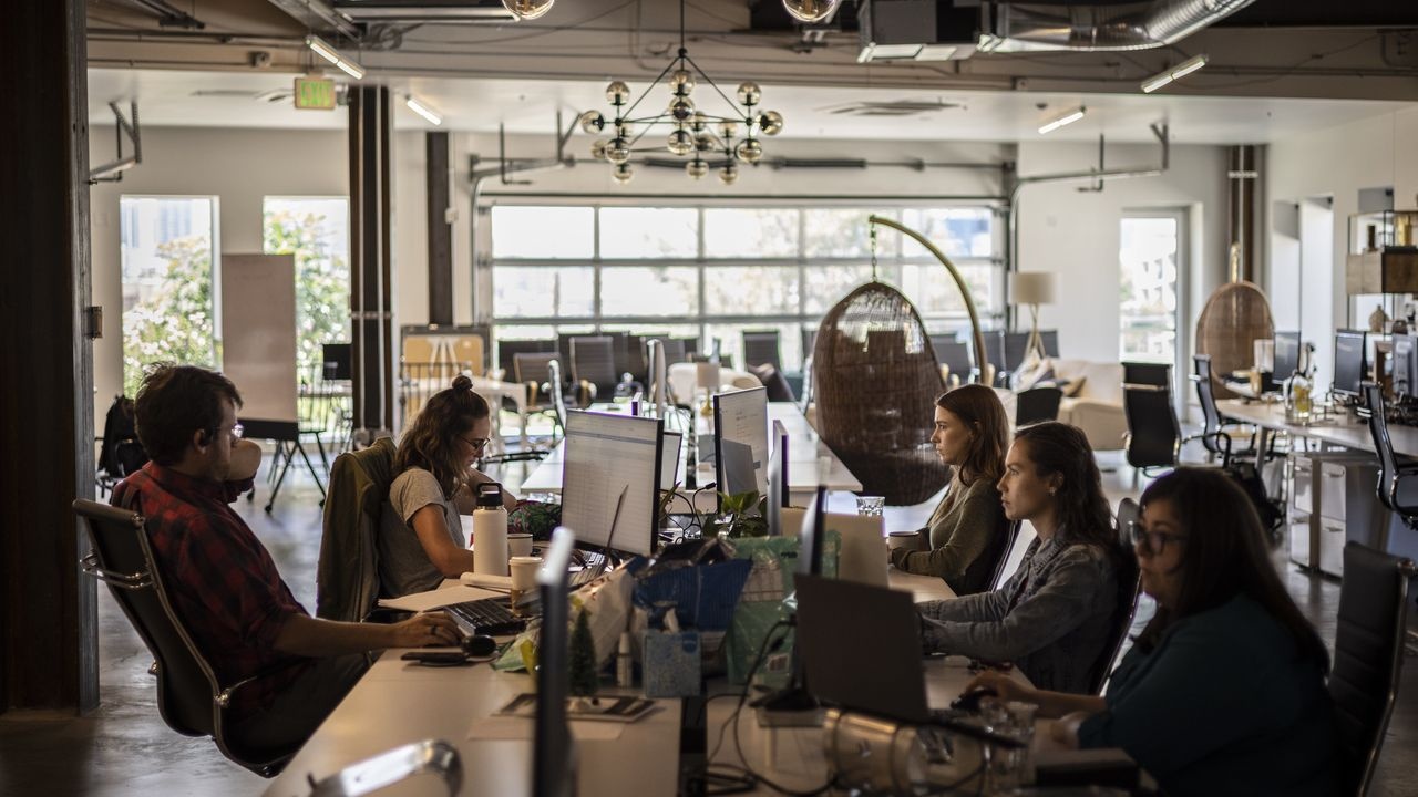 nguoi lao dong My co viec nhe luong cao anh 1