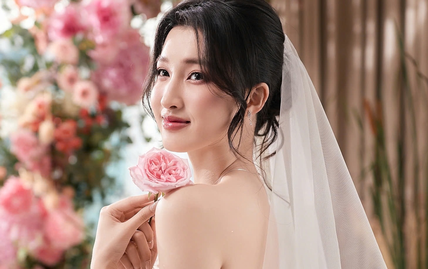 Co dau Phuong Nhi len xe hoa ve nha chong hinh anh