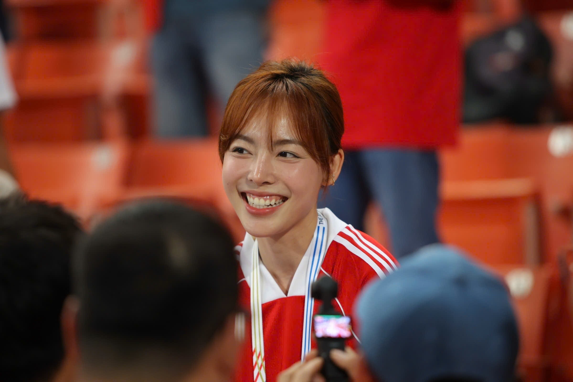 'Hoa khoi ban sung' Phi Thanh Thao: Chuc mung cac chien binh sao vang hinh anh