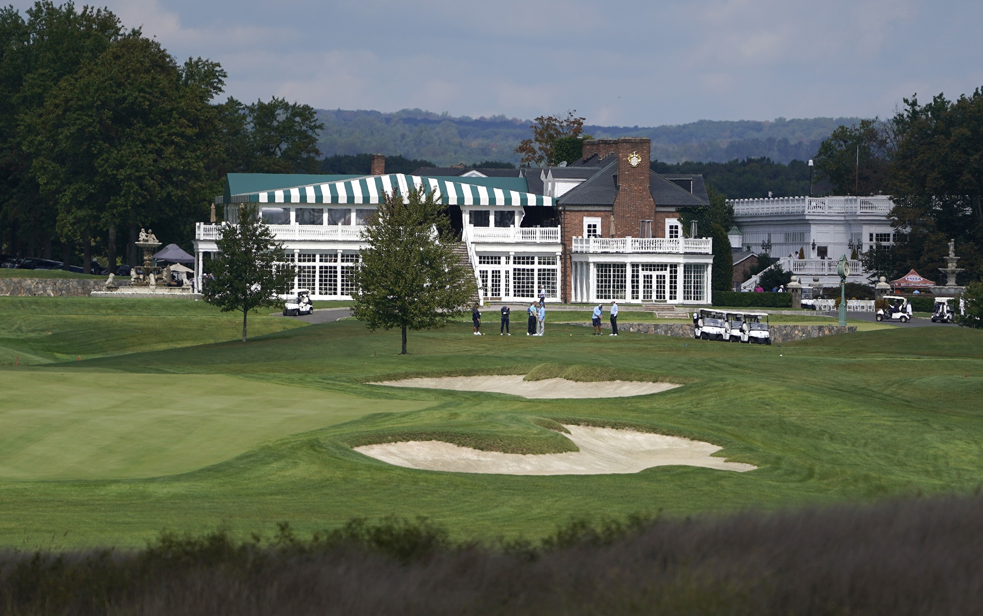 Ong Trump dinh chuyen noi o hinh anh