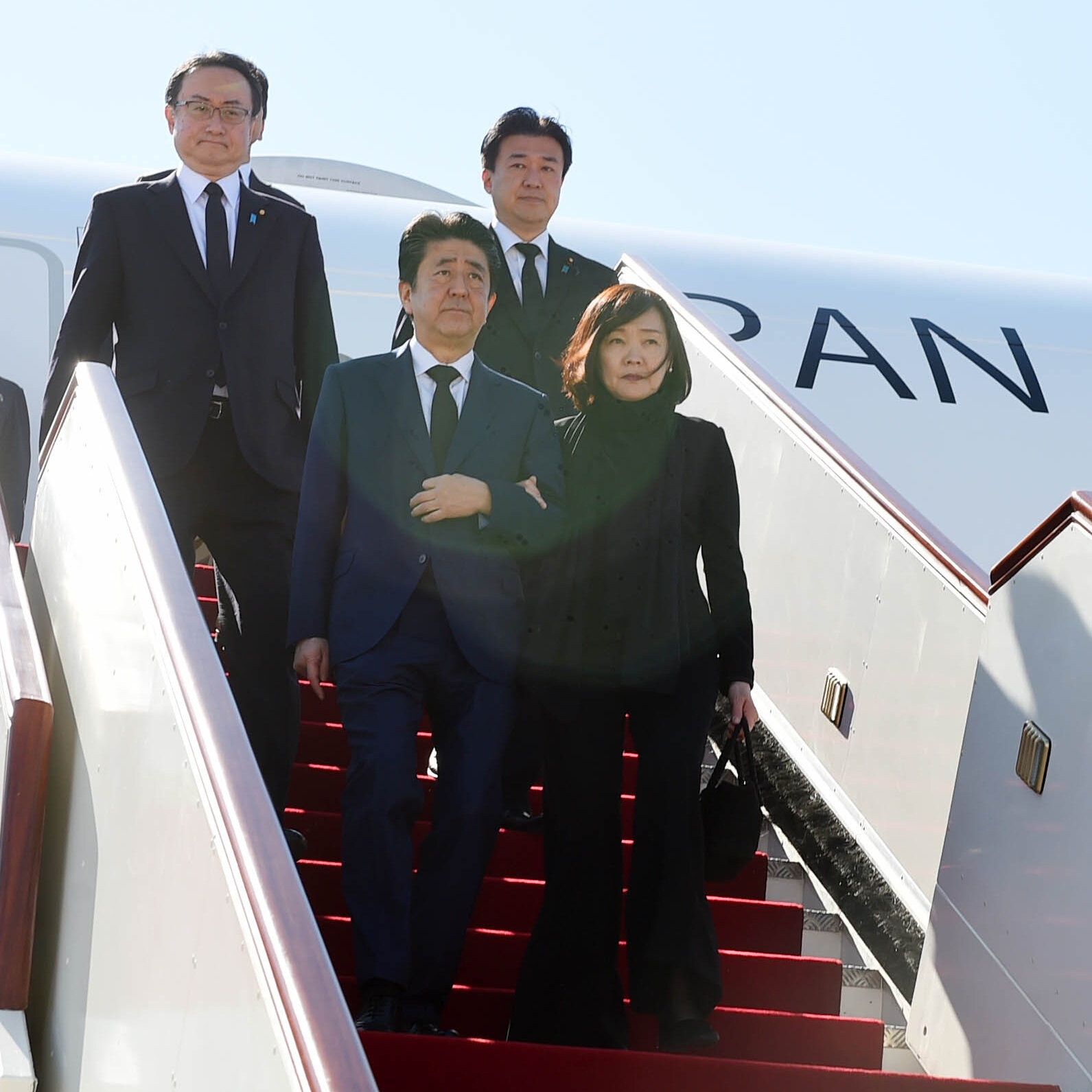 ho so chung minh be boi,  chinh tri,  Nhat Ban anh 1