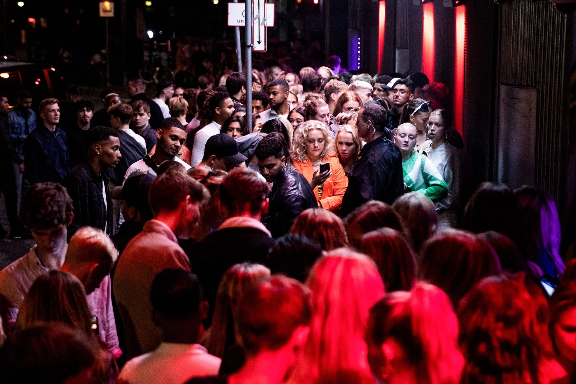 Nguoi Viet o Dan Mach: 'Covid-19 nhu chua tung ton tai o day' hinh anh