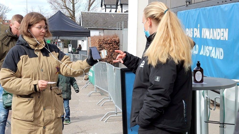 quoc gia hoan toan het dich,  Dan Mach anh 6