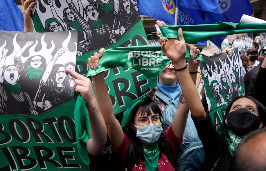 Roe va Wade,  chau Au anh 3