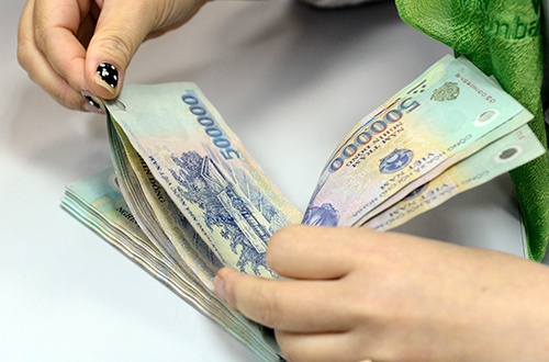 Nhan vien MBBank 'soan ngoi' VietinBank ve luong, phu cap? hinh anh