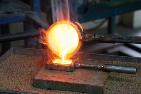 Hai mo vang lon nhat Viet Nam bi cuong che nop thue hinh anh