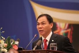 Ong Pham Nhat Vuong nhan thu lao hon 108 trieu dong/thang hinh anh