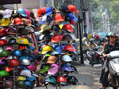 Bo truong Thang 'ra tay' dep mu bao hiem dom hinh anh