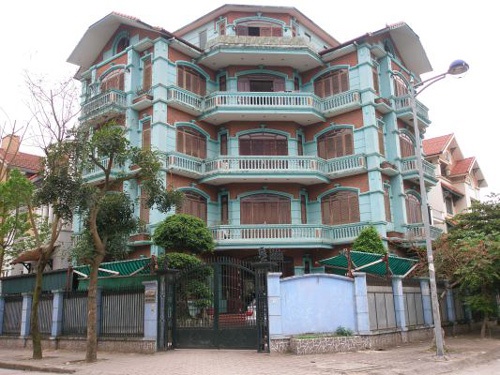 Biet thu ven ho trieu do cung kho mua o Ha Noi hinh anh