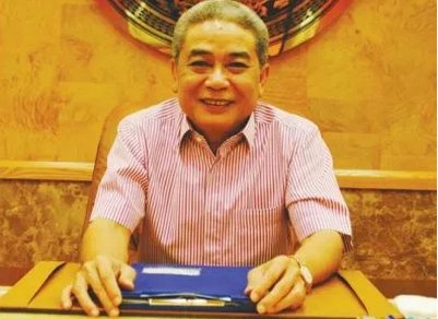 Chan dung ong chu kin tieng do tien lam san bay hinh anh