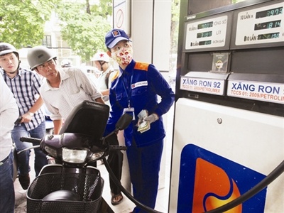 Gia xang dau se tang it nhat 1.200 dong/lit? hinh anh