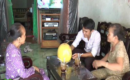 Dua hau chung Tet gan 7 thang van chua hu hinh anh