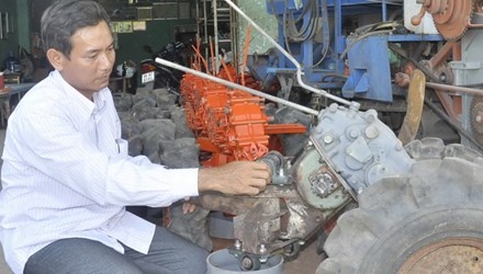 'Ty phu' ky su chan dat lam may nong nghiep xuat khau hinh anh