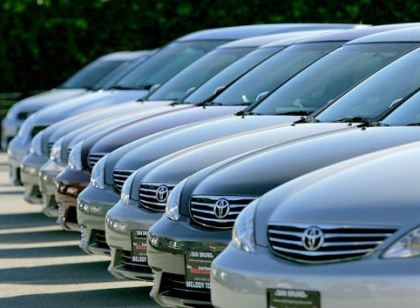 Nguoi dan se de mua oto nho, gia re hinh anh