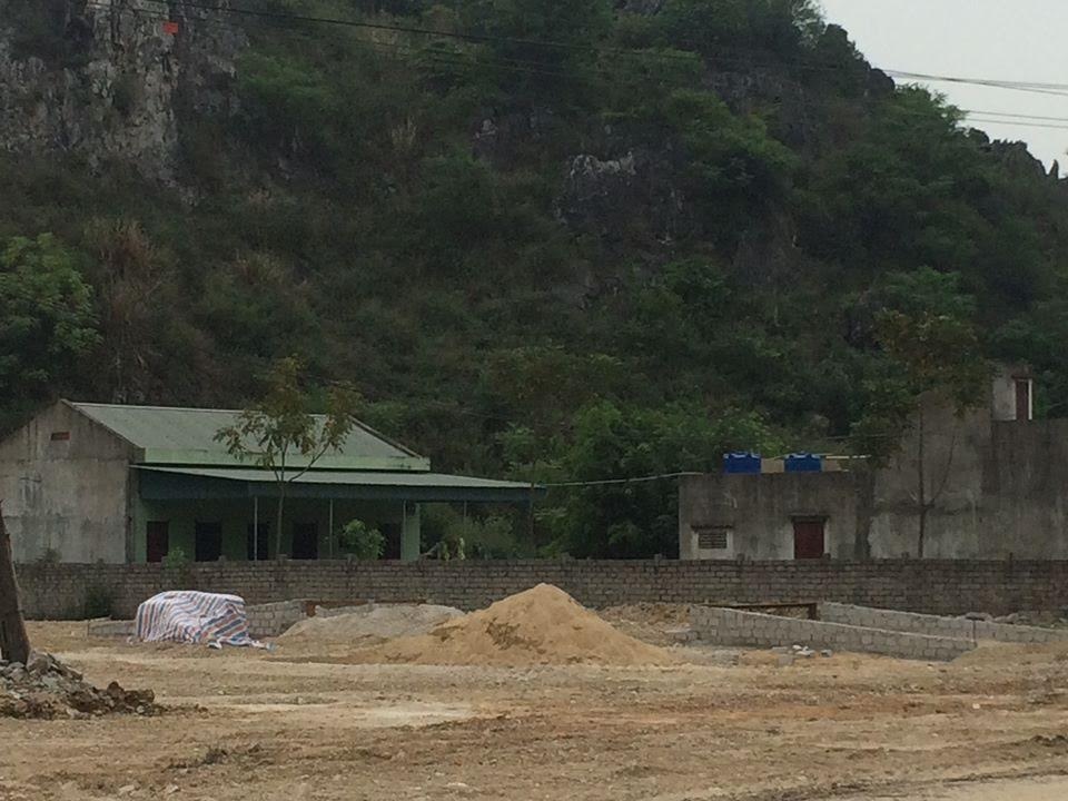 nha may go dam trai phep anh 1