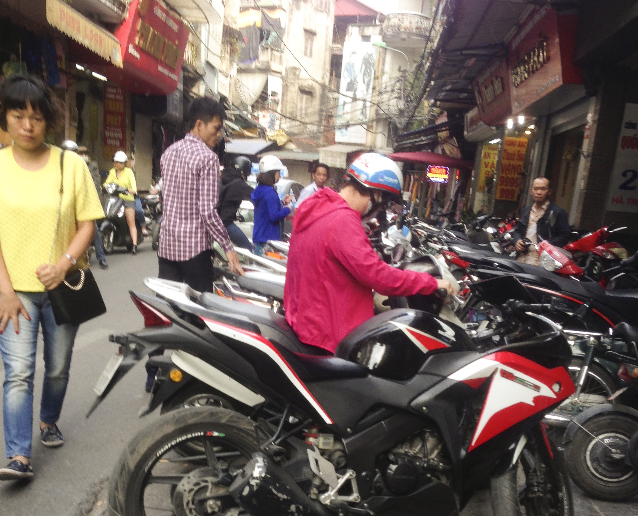 'Pho dola' loan gia trong ngay USD bien dong hinh anh