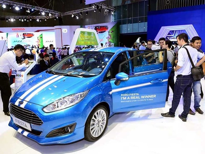 Thue oto nhap khau sap ve 0%, van tranh cai kich liet hinh anh