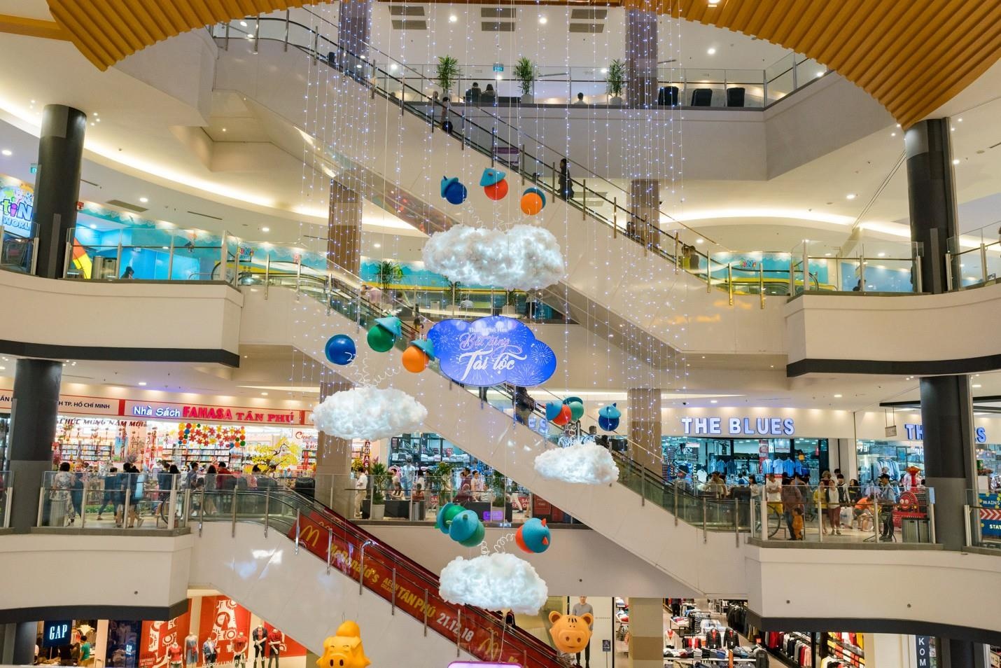 Auchan ban minh, cac dai gia ban le ngoai khac lam an ra sao tai VN? hinh anh